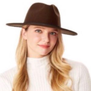 Brown wide Brimmed Fedora Hat w/belt buckle detail